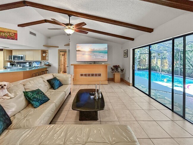 Building Photo - Spacious Home with Private Pool in Prime Clearwater Location!  2bed|2bath