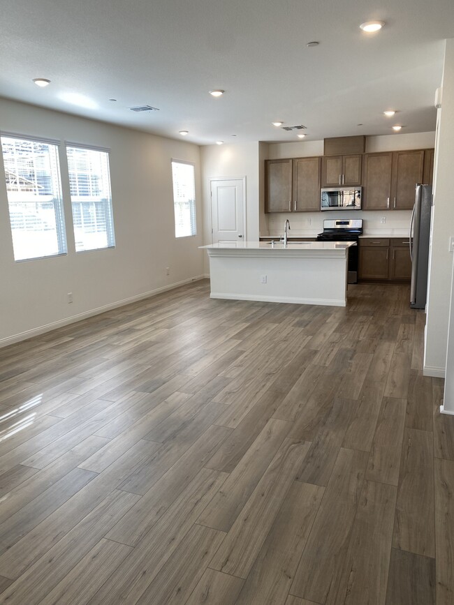 Building Photo - 2733 Luzzi Walk