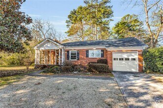 Building Photo - 948 Sycamore Dr