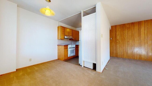 Building Photo - 444 Warren Dr