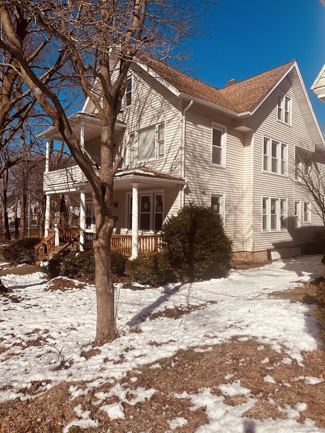 117 Division Ave, Shelton, CT 06484 Room for Rent in Shelton, CT