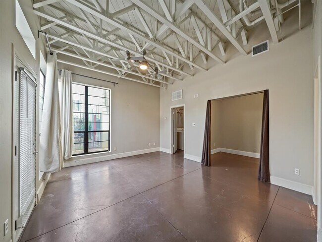 Building Photo - 1106 California St