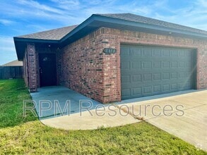 Building Photo - 1858 Post Oak Rd