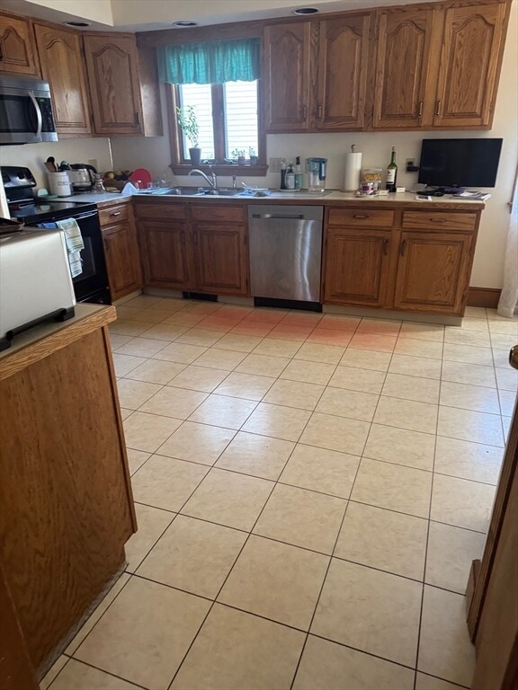 Building Photo - 99 Garfield Ave