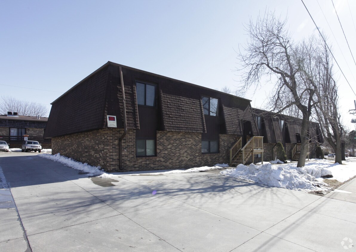 2909 N 76th St, Omaha, NE 68134 Apartments in Omaha, NE