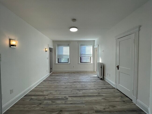 Foto del edificio - 90 Brainerd Rd