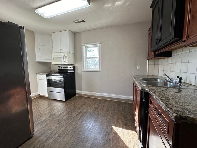 Foto del edificio - 1423 2nd Ave N