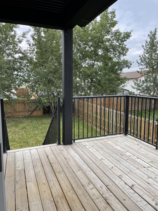 Photo du bâtiment - 8312-8388 88 Ave