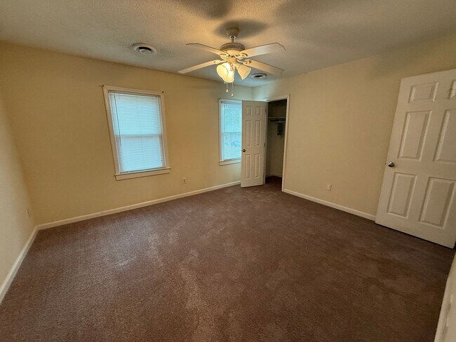 Foto del edificio - 3405 Jayne Ln NW