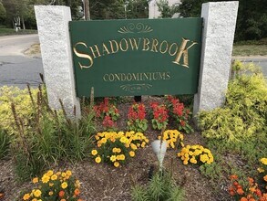 Building Photo - 13 Shadowbrook Ln