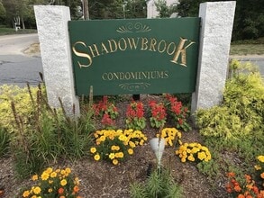 Building Photo - 13 Shadowbrook Ln