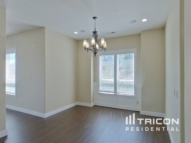 Foto del edificio - 3993 NW Currawong Ct