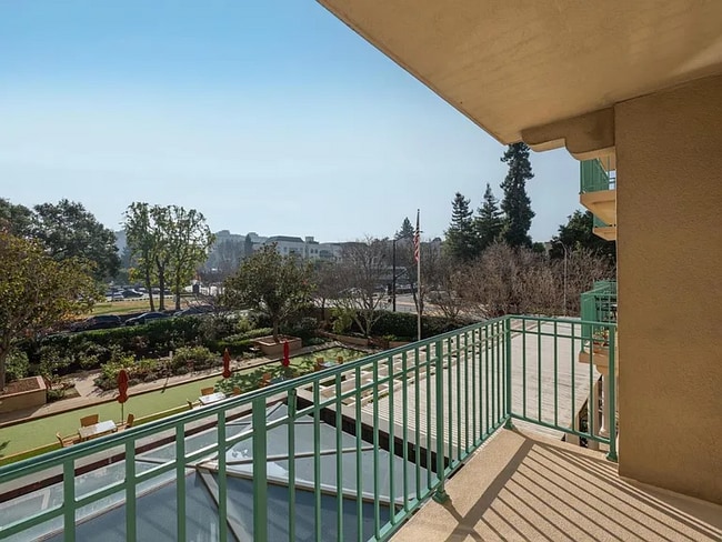 Building Photo - 1 Baldwin Ave