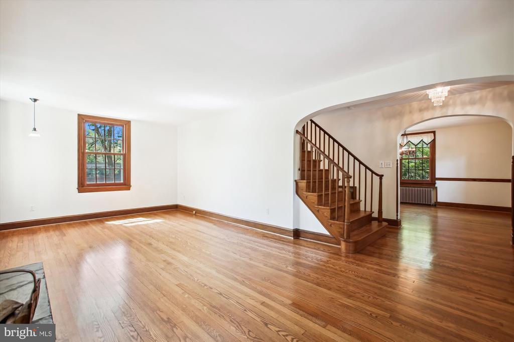 Primary Photo - 3308 N Pershing Dr