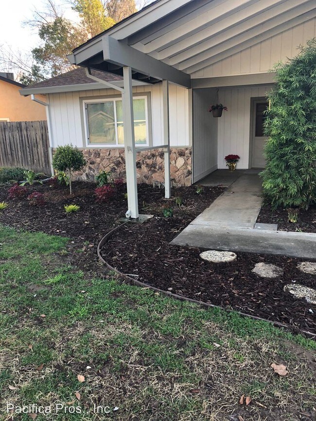 Foto del edificio - 3 br, 2 bath House - 3936 Kings Way