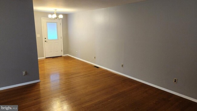 Building Photo - 1602 Elson St
