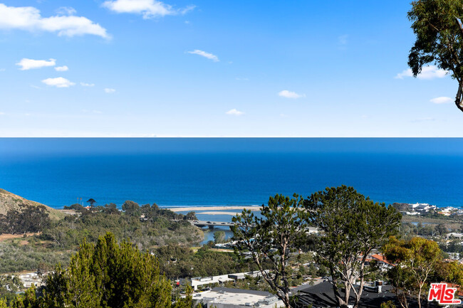 Building Photo - 23812 Malibu Crest Dr