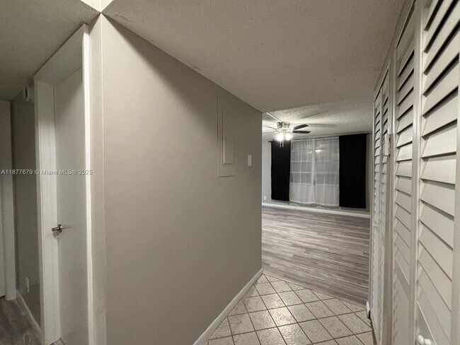 Foto del edificio - 7875 Margate Blvd