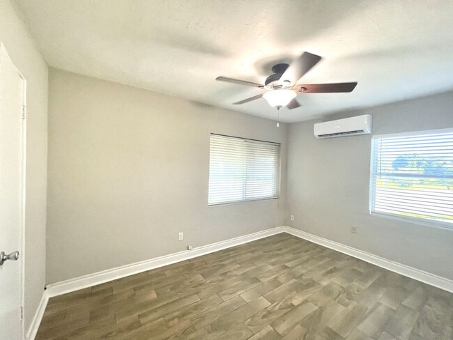 Building Photo - ADORABLE 2 BED WINTER PARK RENTAL HOME