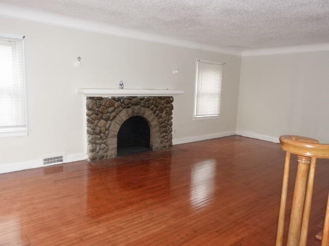 Building Photo - 8205 Outer Dr E