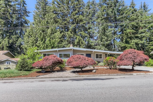 Photo - 33 158th Pl SE (Bellevue, WA) House