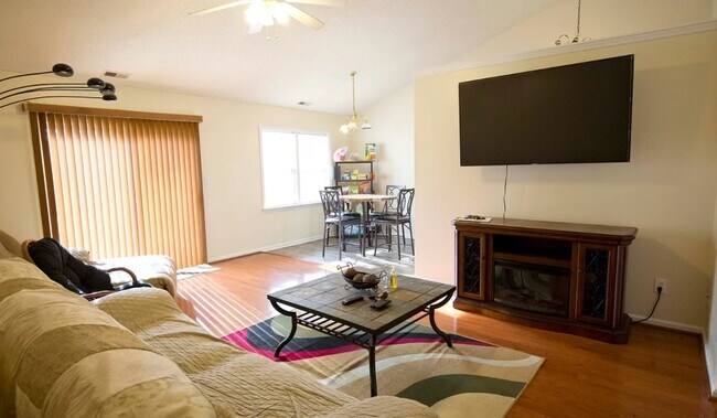 Foto del edificio - 2410 Bradford St