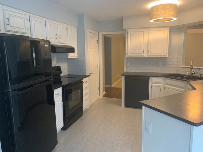 Building Photo - 4612 Saron Dr