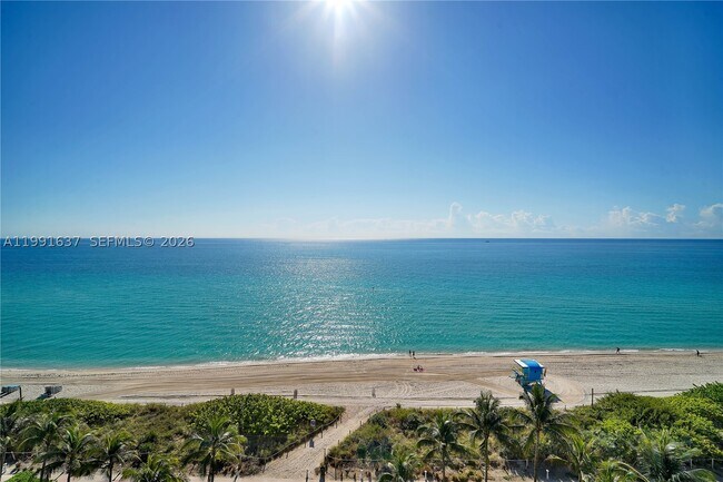 Foto del edificio - 6767 Collins Ave