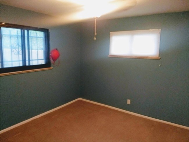 Foto del edificio - 3264 N Revere St