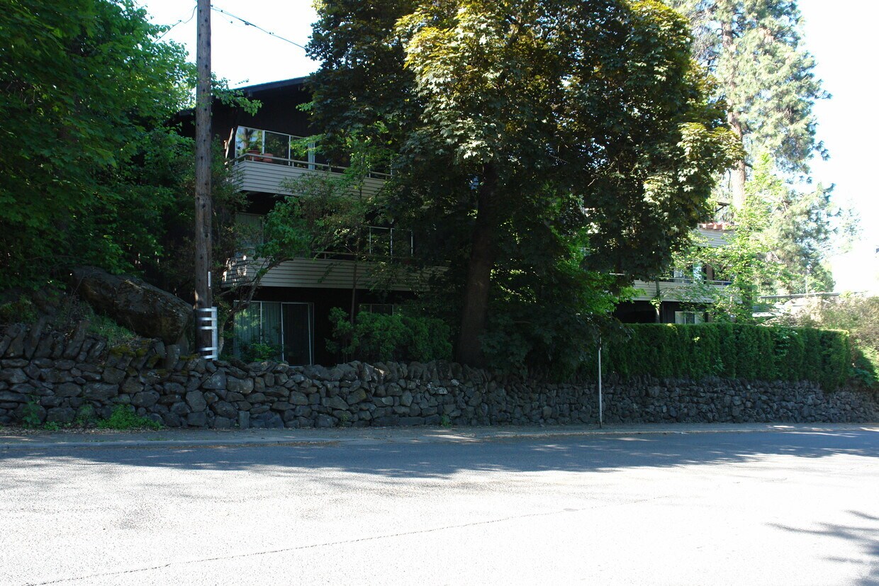 Building Photo - Lincoln Terrace Apartments