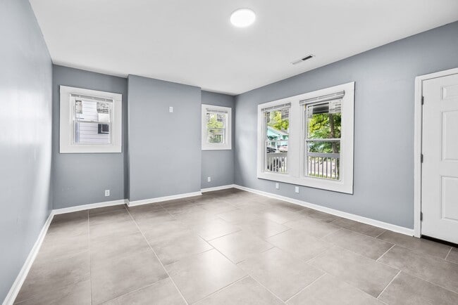 Building Photo - Newly Renovated 4 Bedroom 2 Bathroom Home