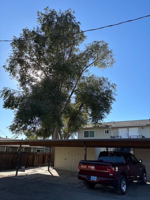 Foto del edificio - 150 Mortensen Ln