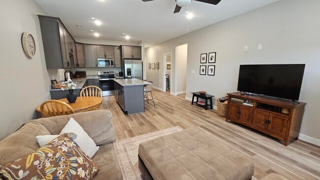 Foto del edificio - 1399 Autumn Ridge Dr