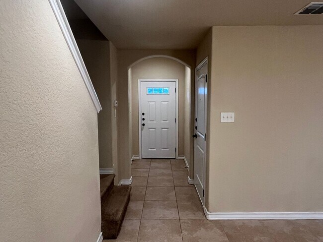 Foto del edificio - 6607 Mia Way