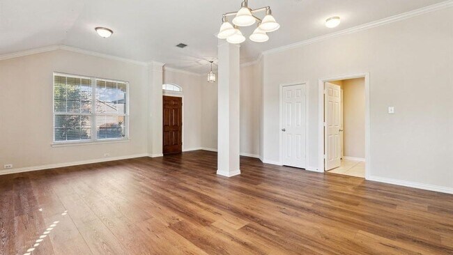 Foto del edificio - 335 Highland Glen Trail