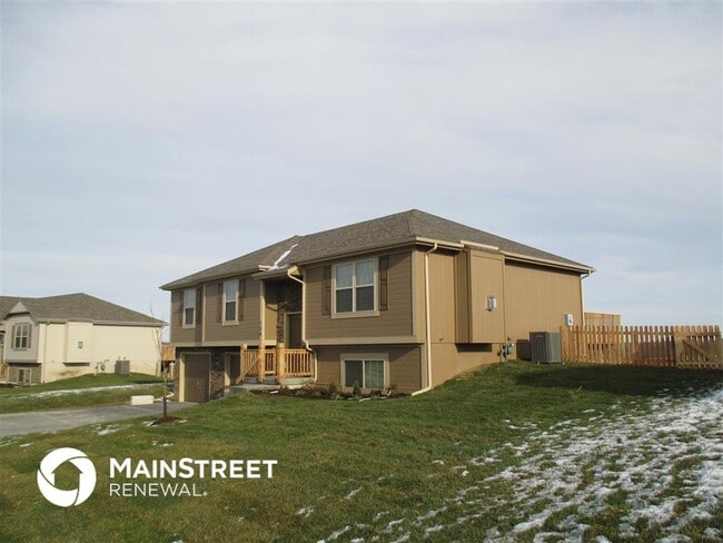 Building Photo - 104 Golfview Dr