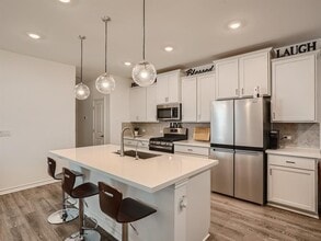 Building Photo - 2909 Bronx Dr
