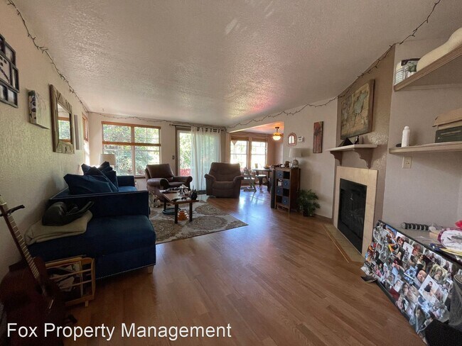 Foto del edificio - 3 br, 3 bath House - 8055 Decatur Street