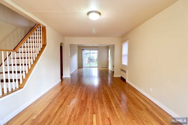 Building Photo - 117 2nd St