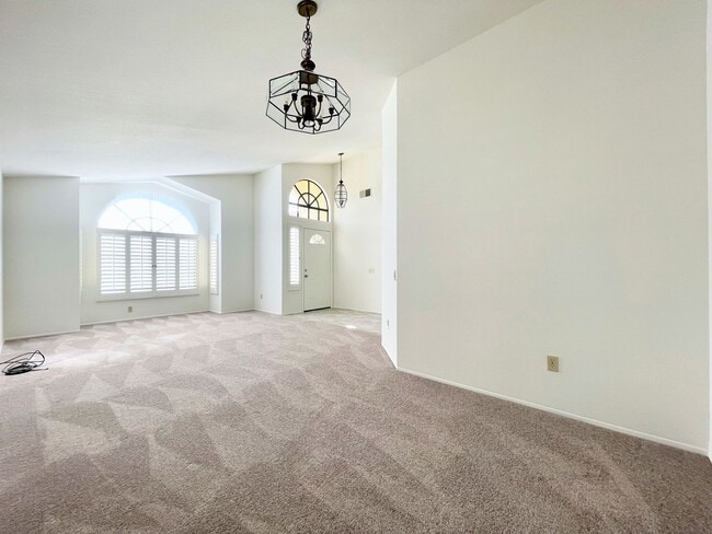 Building Photo - Single Level in Shadowridge w/ A/C!