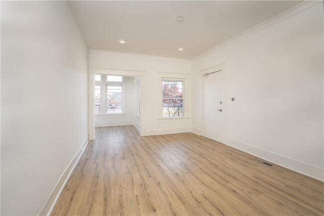 Foto del edificio - 600 Parkway Dr NE