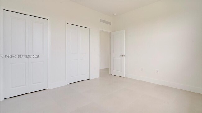 Foto del edificio - Southwest 96th Court, Cutler Bay, FL 33189 - 4 BR 3.5 BA single-family home