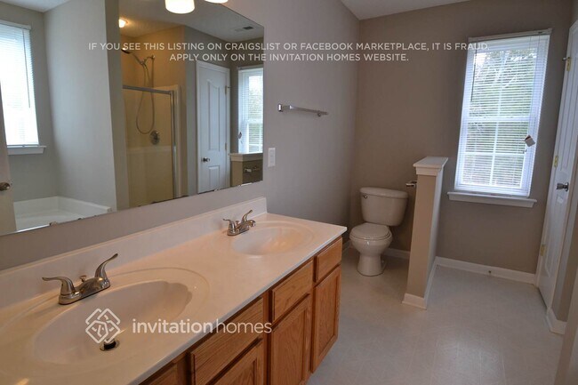 Building Photo - 14826 Jerpoint Abby Dr