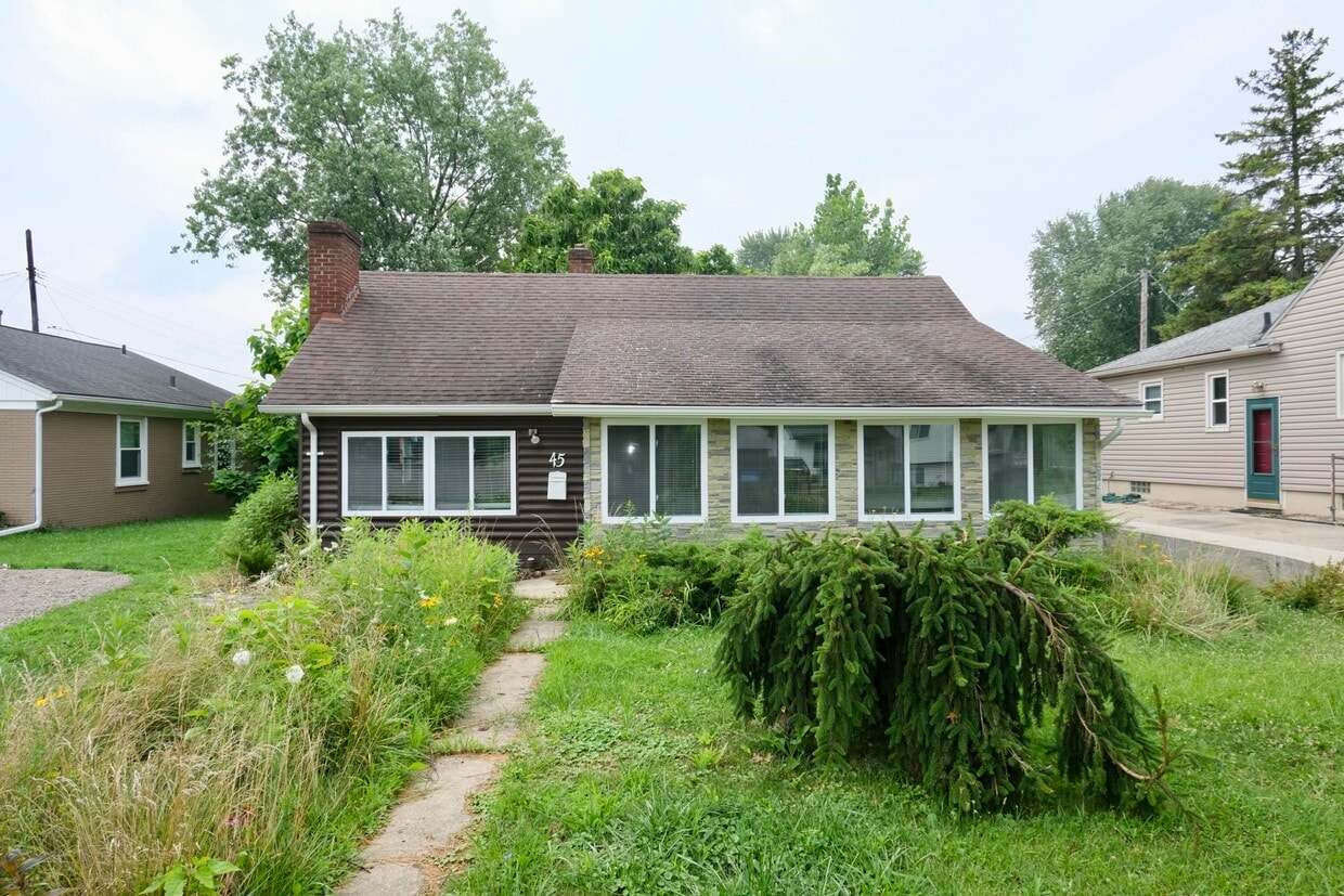 Primary Photo - 45 School Ave