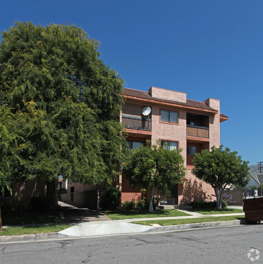 Foto del edificio - 1057 Elm Ave