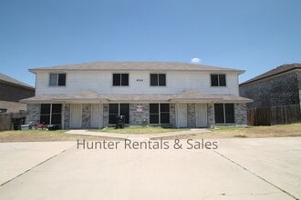 Building Photo - 4504 Jeff Scott Dr