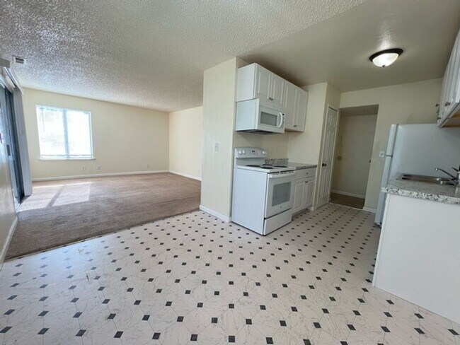 Foto del edificio - Ground Floor Two Bedroom with Community...