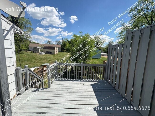 Foto del edificio - 554 Westminister Ln