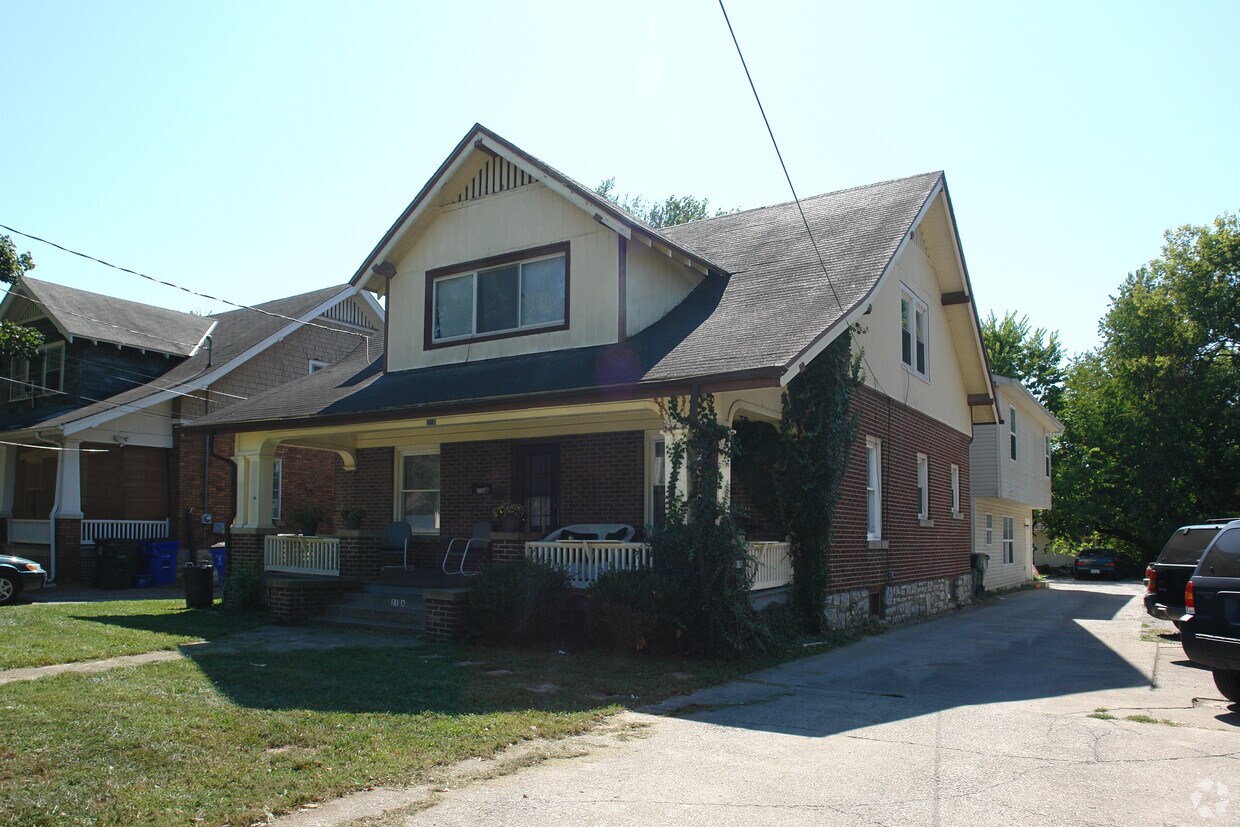 Foto del edificio - 218 University Ave