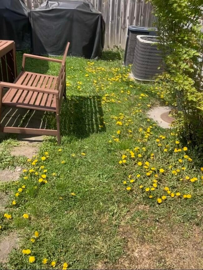 Building Photo - 2863 W Belden Ave